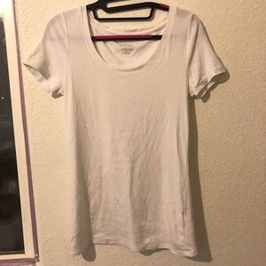 WHITE SCOOP NECK TEE